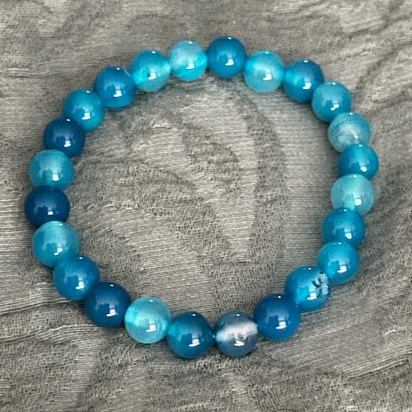 Natural Crystal Blue Agate 8mm Gemstone Stretch Bracelet 7” - Picture 4 of 5